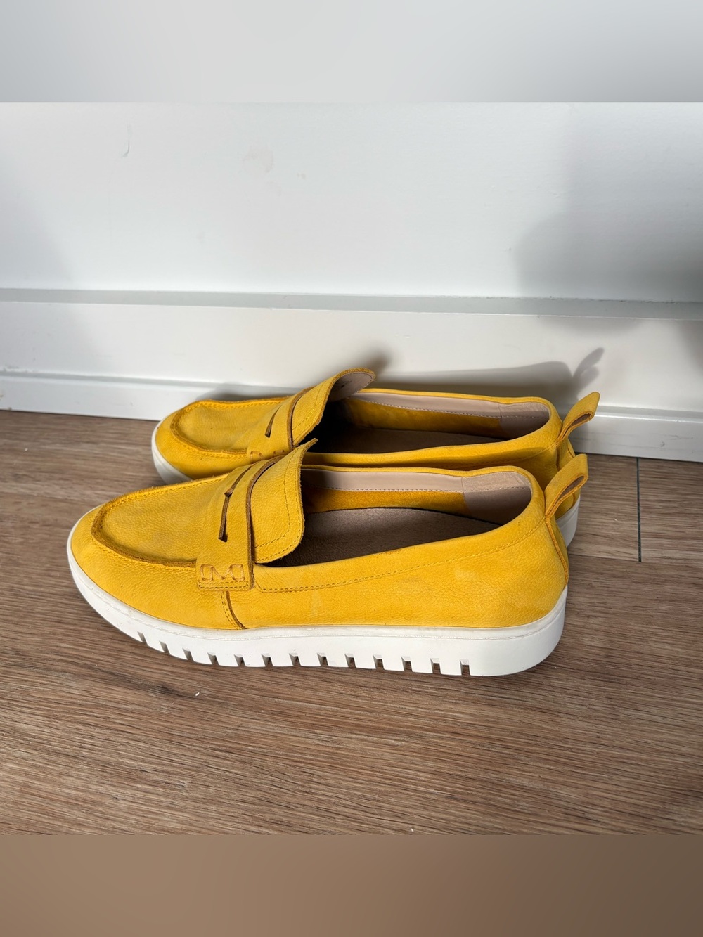 Vionic Uptown Loafer — Daffodil Yellow Suede Classic Colorful Comfy Chic Size 9 - Picture 13 of 13